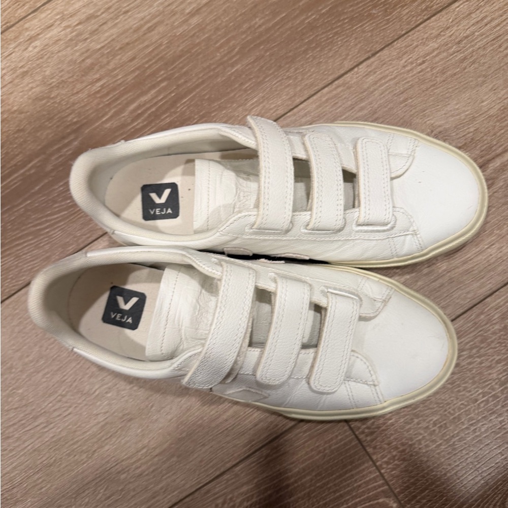 Veja Kids Cream Sneakers